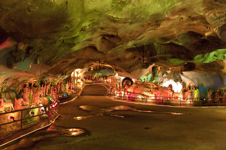 Внутри пещеры Бату
